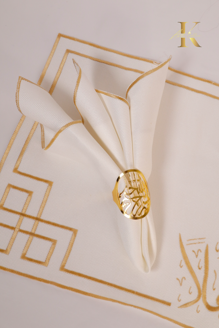 Arabic Gold & White "Welcome" Table Set