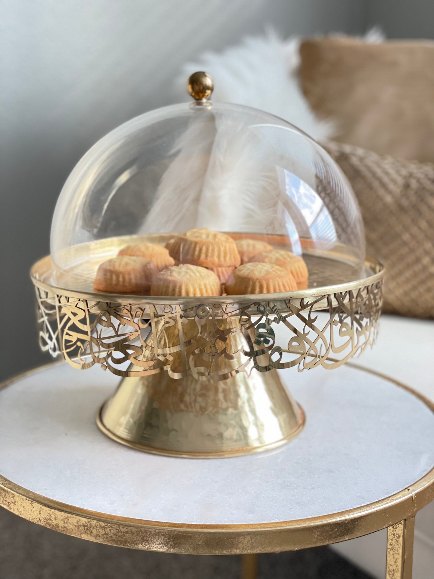 Glass top cake stand best sale